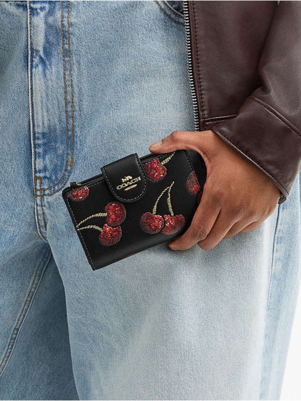 Coach Medium Corner Zip Wallet With Cherry Print - Picture 2 of 5